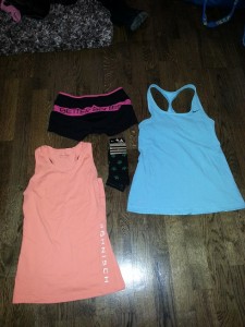 Träningslinne Rhönish orange strlk 36 70kr Nike turkos, innerbh vidare nedtill strlk small 100kr BetterBodies shorts, strlk medium enbart provade 200kr (nypris 349kr)